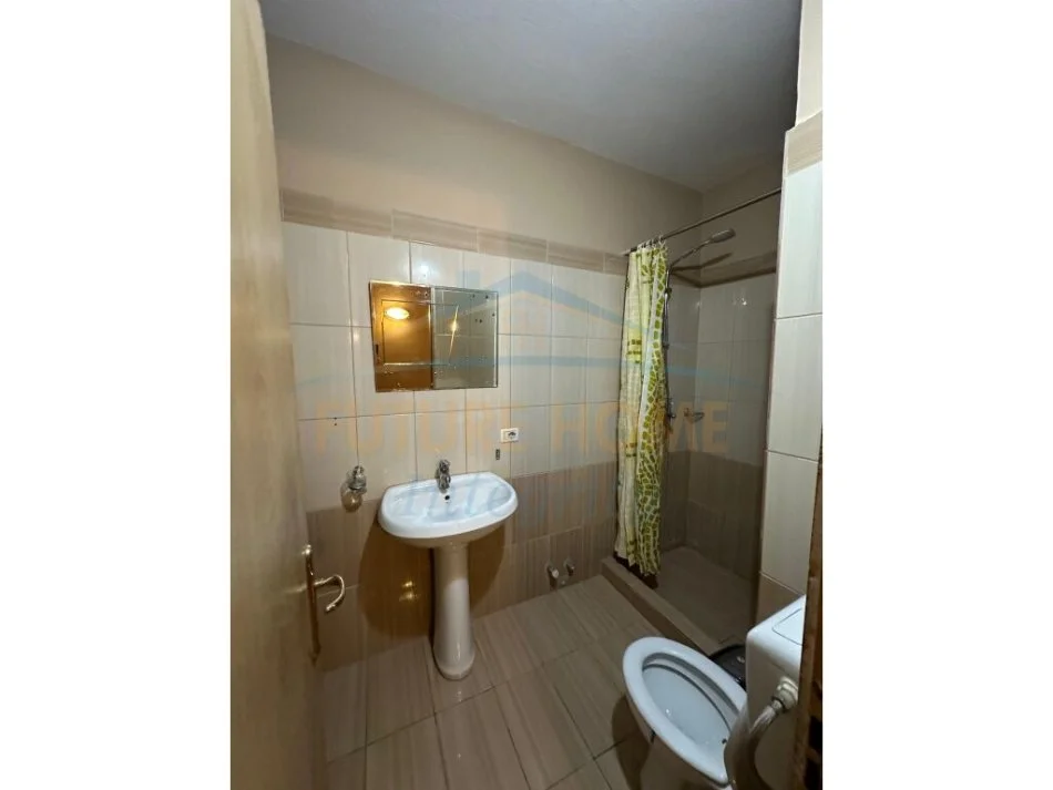 Tirane, shitet apartament 1+1+Ballkon Kati 4, 69 m² 130000 € (Rruga e Elbasanit)