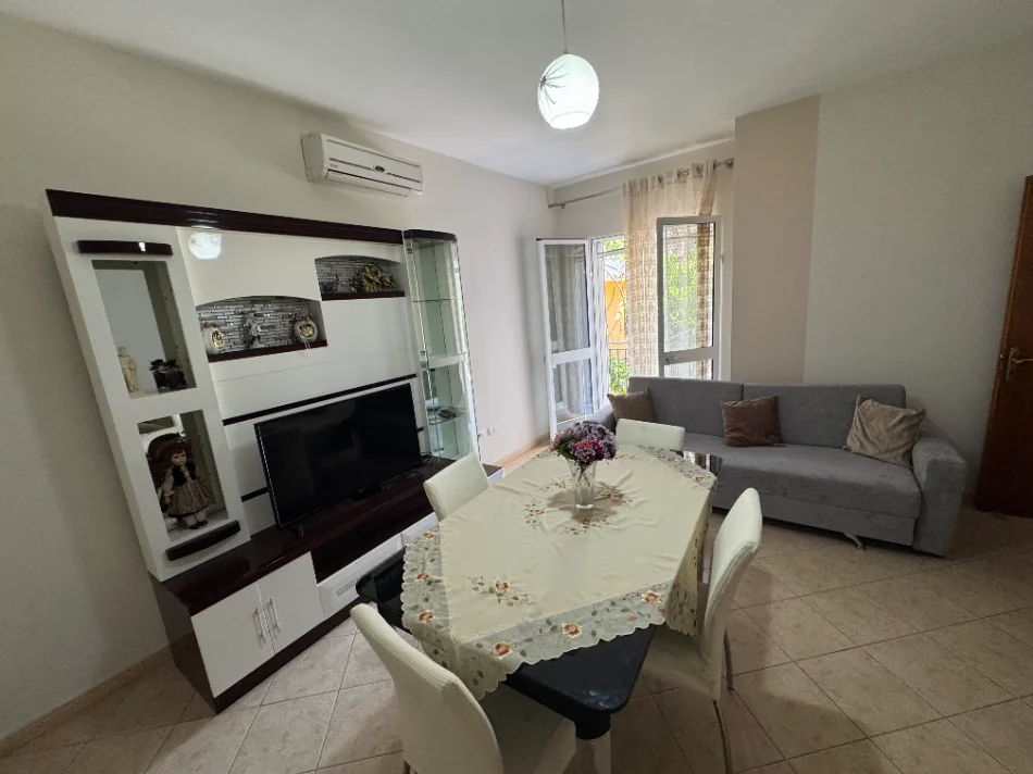 Tirane, jepet me qera shtepi 1+1 Kati 0, 59 m² 400 € (Astir)