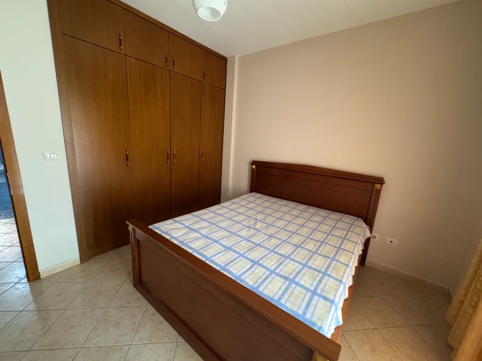 Tirane, jepet me qera shtepi 1+1 Kati 0, 59 m² 400 € (Astir)