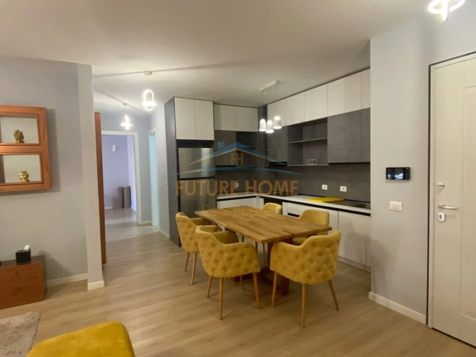 Tirane, shitet apartament 2+1+Ballkon Kati 4, 116 m² 375.000 € 