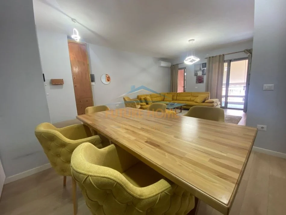 Tirane, shitet apartament 2+1+Ballkon Kati 4, 116 m² 375.000 € 