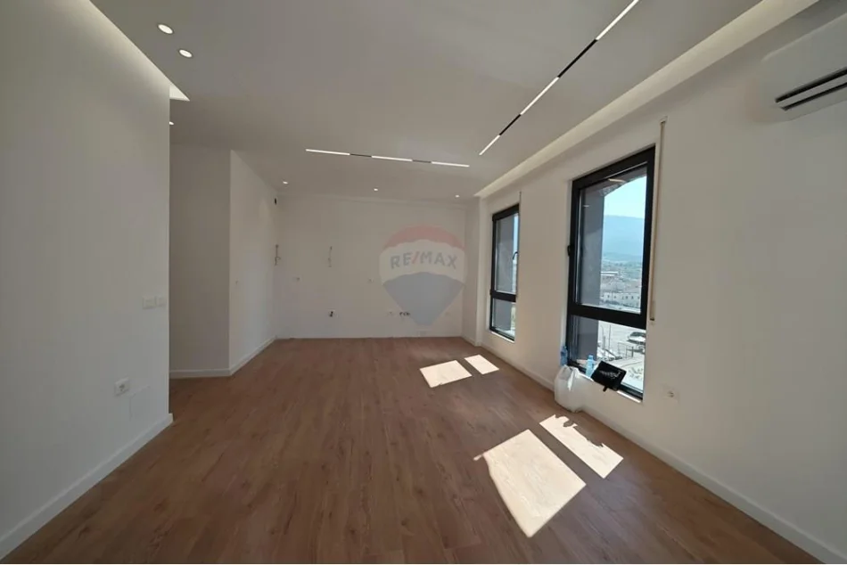 Tirane, shes apartament 2+1+Aneks+Ballkon Kati 3, 103 m² 195.000 € 