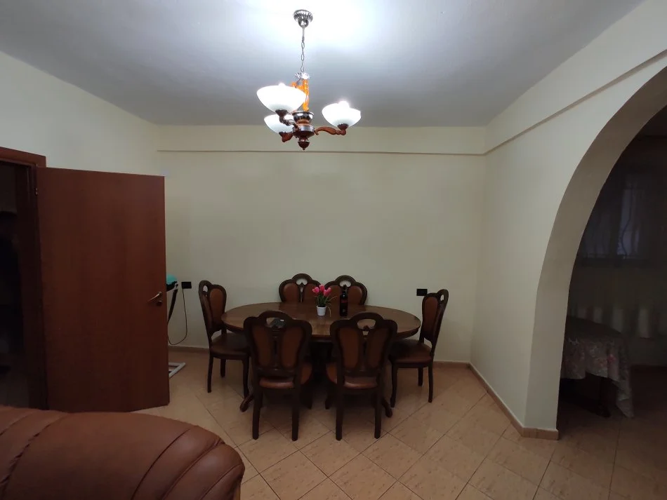 Tirane, shitet 2+1 Kati 1, 117 m² 164.000 € (Ish UET-i)