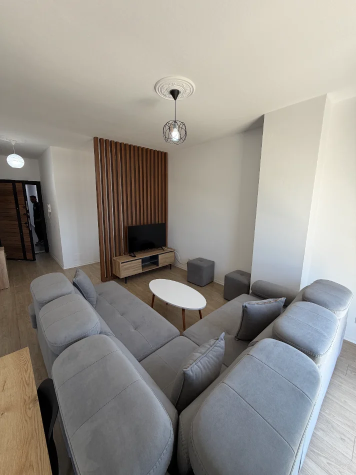 Tirane, jepet me qera apartament 2+1 Kati 2, 90 m² 450 € (Univers City)