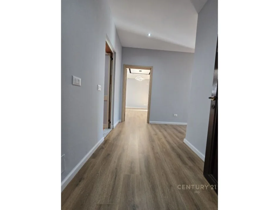 Tirane, shitet apartament 2+1+Aneks+Ballkon Kati 8, 99 m² 108.000 € (Kthesa e Kamzes)