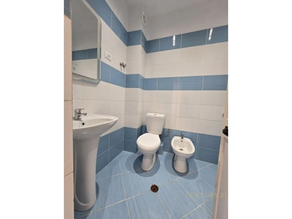 Tirane, shitet apartament 2+1+Aneks+Ballkon Kati 8, 99 m² 108.000 € (Kthesa e Kamzes)