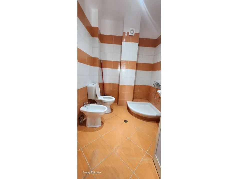 Tirane, shitet apartament 2+1+Aneks+Ballkon Kati 8, 99 m² 108.000 € (Kthesa e Kamzes)