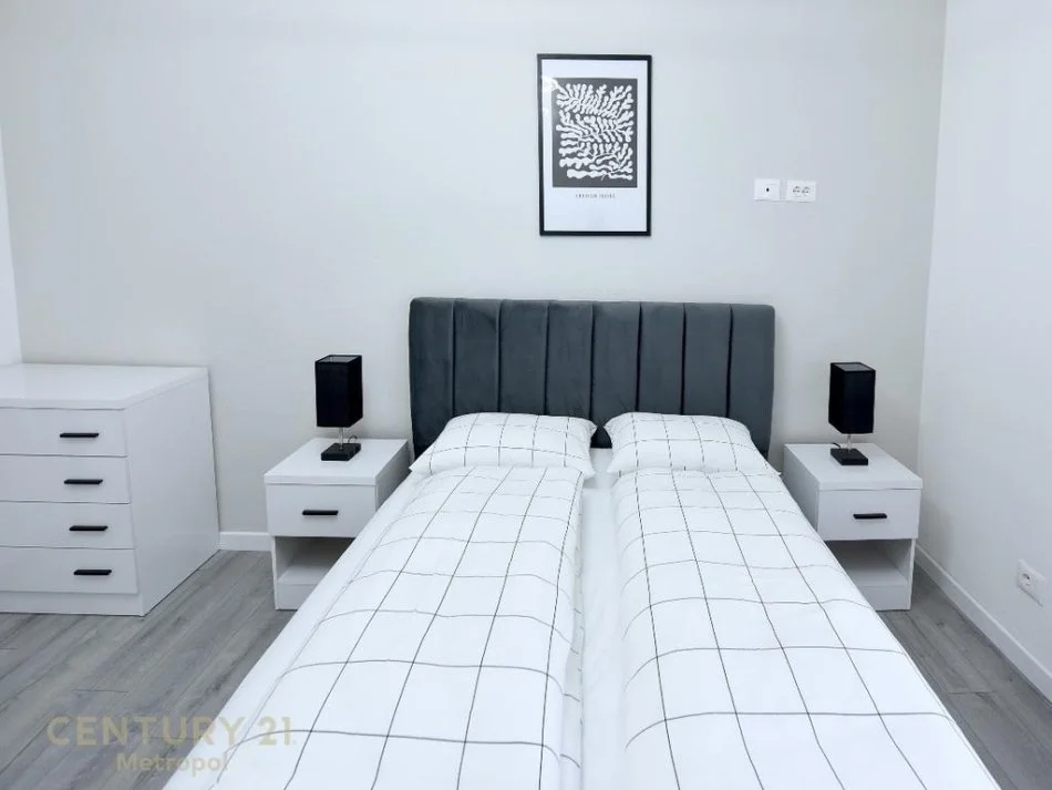 Tirane, jepet me qera apartament 1+1 Kati 3, 70 m² 500 € 