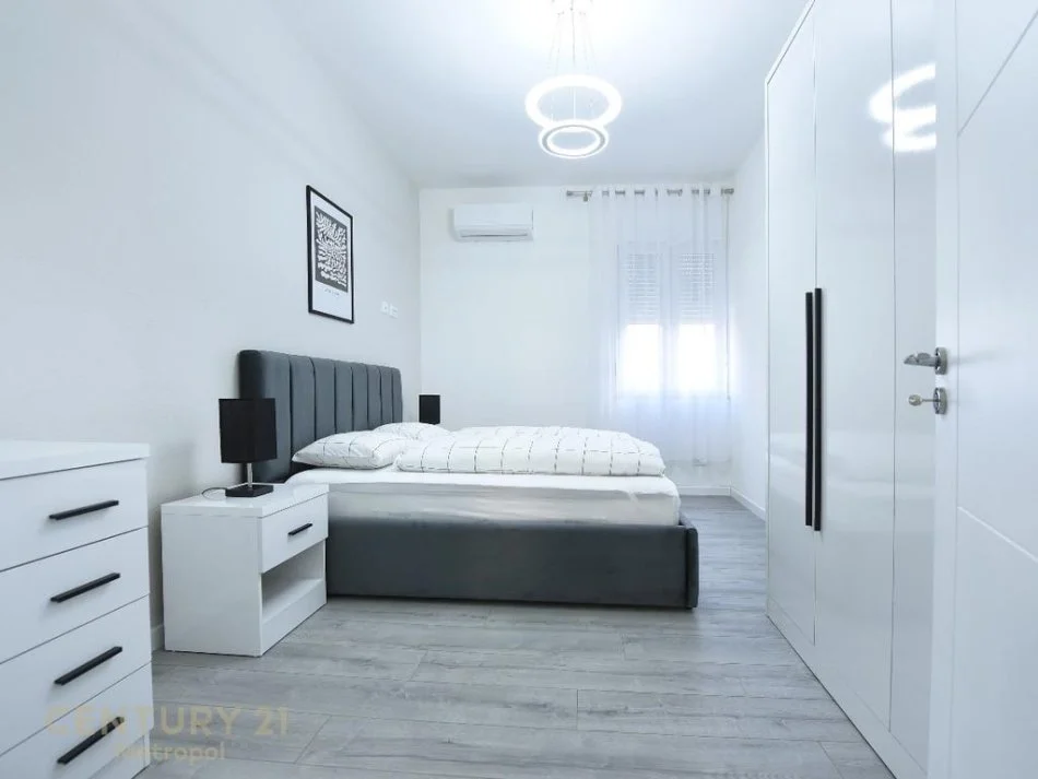 Tirane, jepet me qera apartament 1+1 Kati 3, 70 m² 500 € 