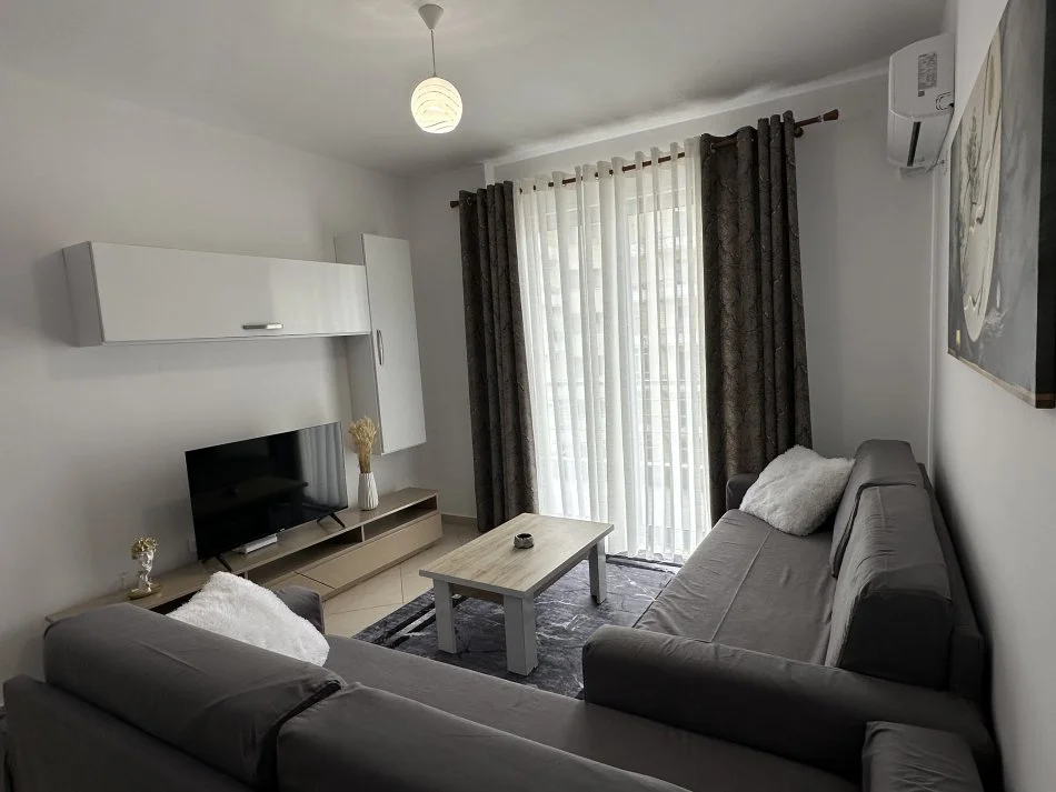 Vlore, jepet me qera apartament 2+1+Aneks+Ballkon Kati 8, 98 m² 450 € (Skele)