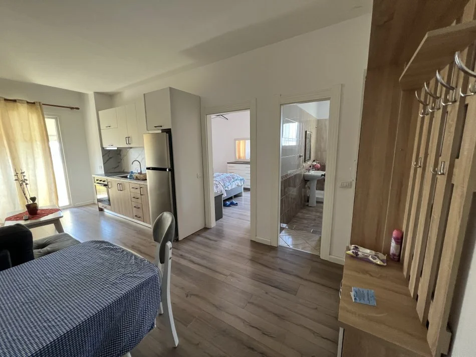 Tirane, jepet me qera apartament 1+1+Ballkon Kati 5, 80 m² 450 €