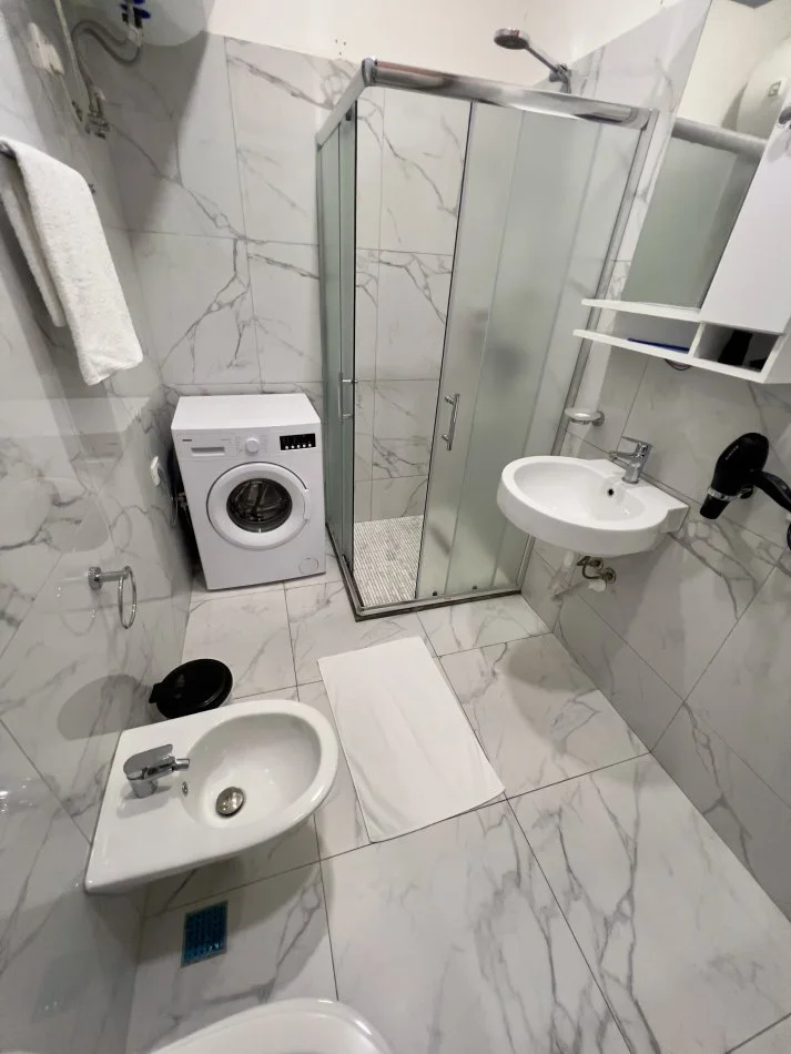 Durres, jepet me qera apartament 1+1+Ballkon Kati 0, 350 € (Rruga anastas durrsaku, lagja nr.1)