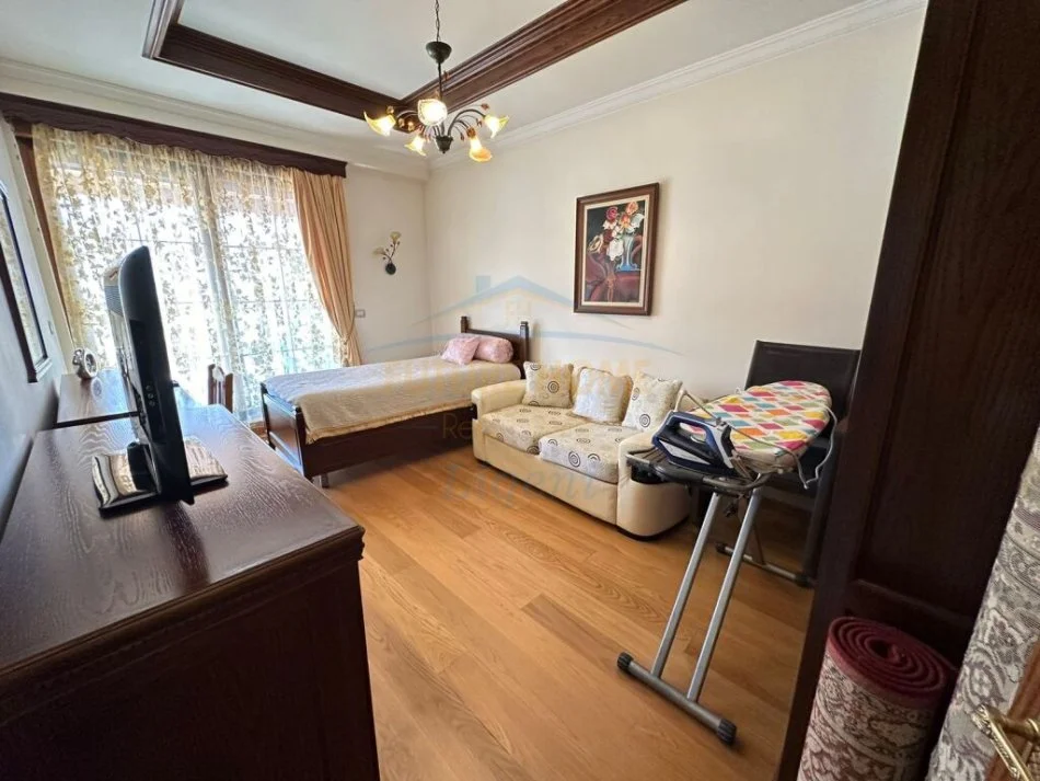 Tirane, shitet Penthouse 4+1+Ballkon Kati 6, 241 m² 570.000 € (Kodra E Diellit)