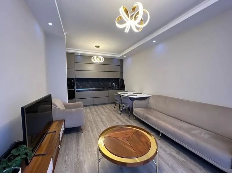 🏡Apartament 2+1 per qera prane ish-Stacionit te Trenit Tek  Kompleksi Quartium