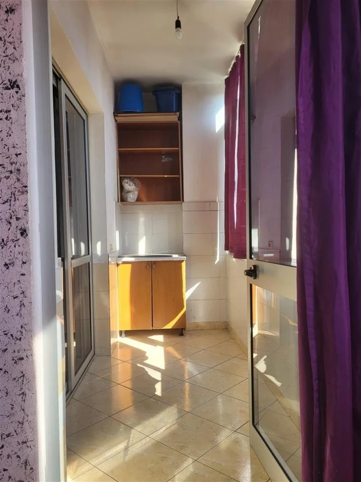 Tirane, jepet me qera apartament 2+1 Kati 5, 70 m² 450 € (Vila L , Astir)