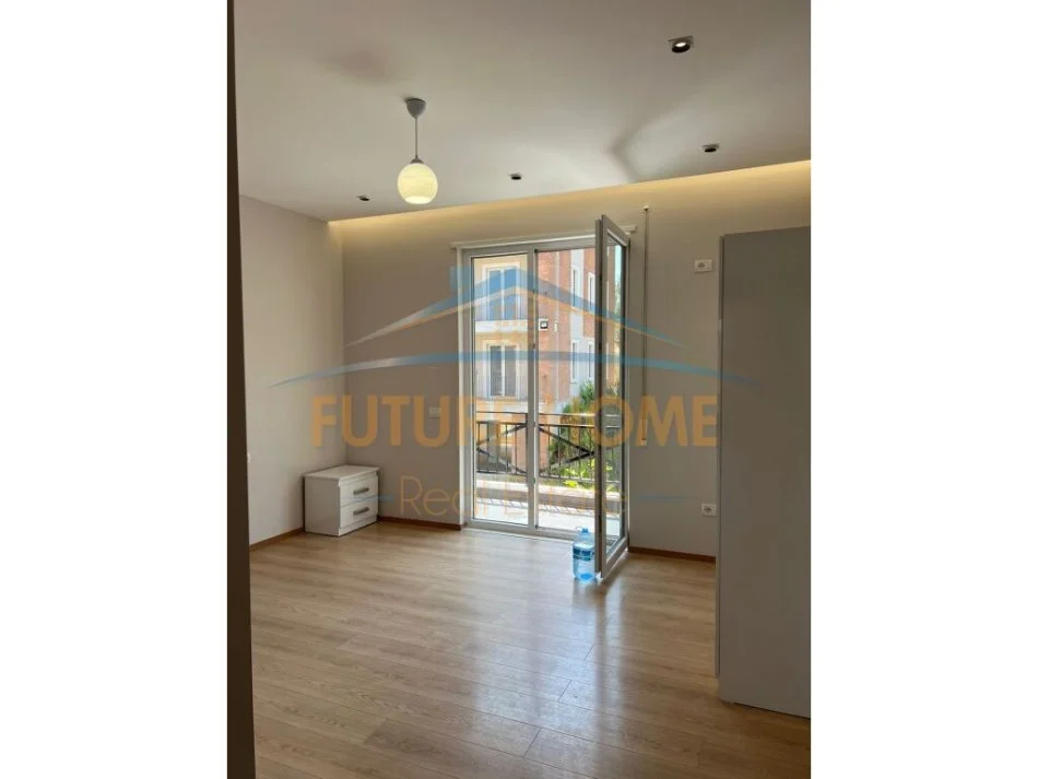 Tirane, shitet apartament 2+1+2 Kati 3, 104 m² 175.000 € (Kodra e Diellit)
