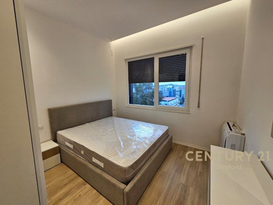 Tirane, jepet me qera apartament 2+1 Kati 6, 80 m² 650 € 