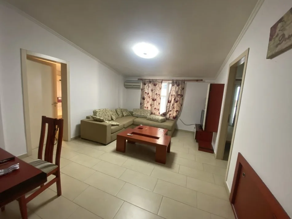 Tirane, jepet me qera apartament 2+1 Kati 5, 90 m² 500 € 