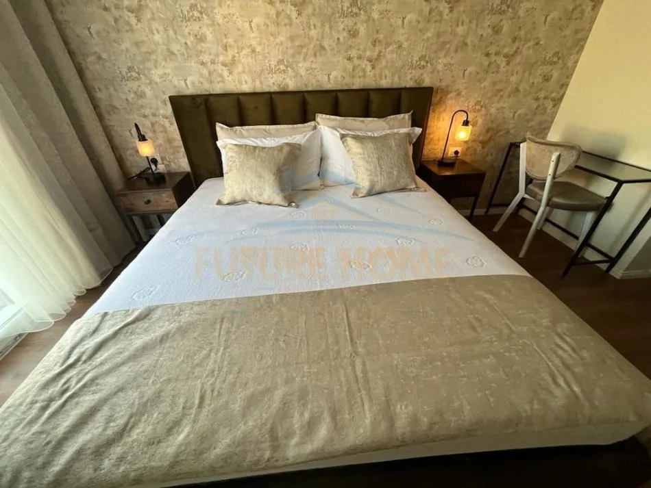 Tirane, shitet apartament 1+1+Ballkon Kati 10, 72 m² (Rruga e barrikadave 1+1+post parkimi)