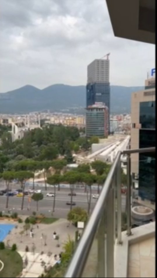 Tirane, jepet me qera studio Kati 9, 53 m² 400 € (Rr. Fuat Toptani te hotel Deja)