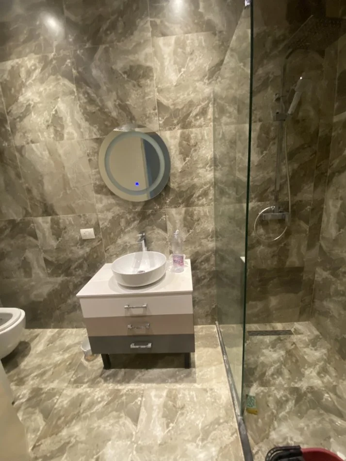 Tirane, jepet me qera apartament 2+1 Kati 5, 90 m² 500 € 