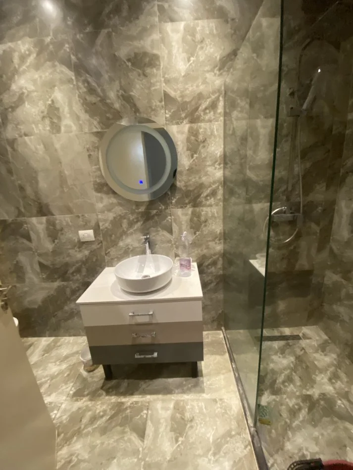 Tirane, jepet me qera apartament 2+1 Kati 5, 90 m² 500 € 