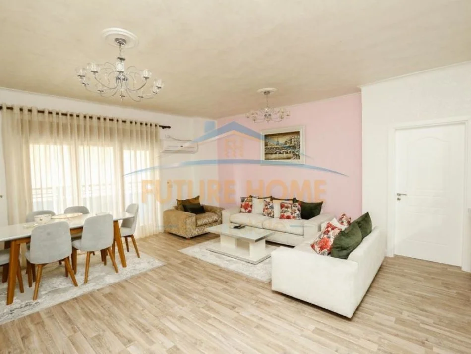 Tirane, shitet apartament 3+1+Ballkon Kati 16, 150 m² 450.000 € (Qender)