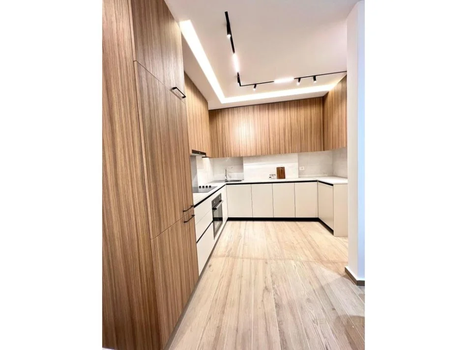 Tirane, jepet me qera apartament 1+1 Kati 4, 68 m² 800 € 