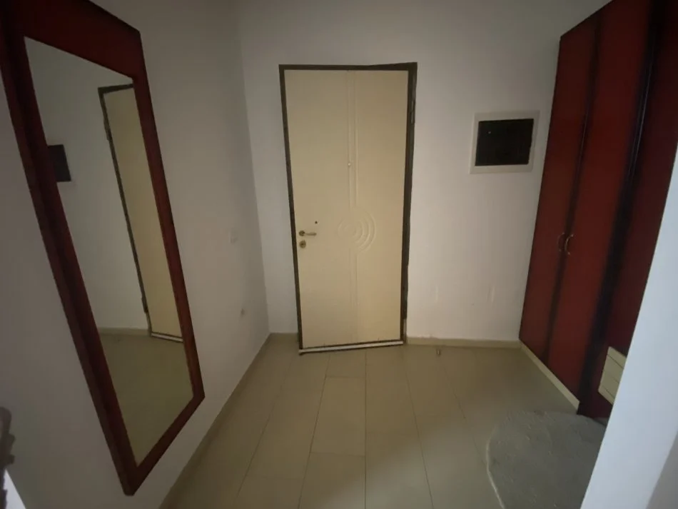 Tirane, jepet me qera apartament 2+1 Kati 5, 90 m² 500 € 