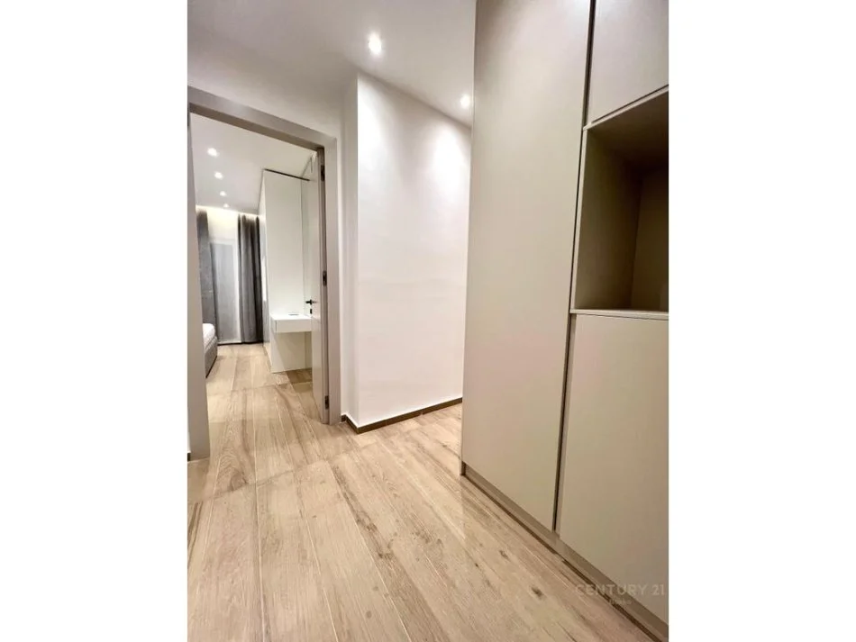 Tirane, jepet me qera apartament 1+1 Kati 4, 68 m² 800 € 