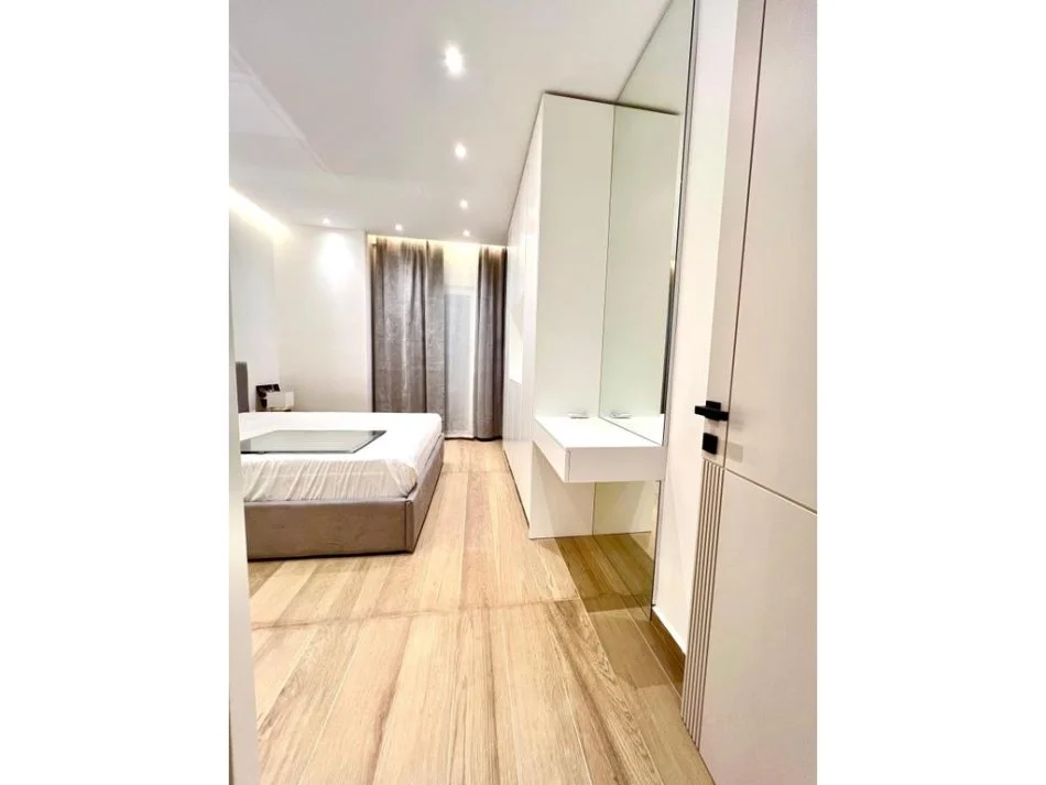 Tirane, jepet me qera apartament 1+1 Kati 4, 68 m² 800 € 