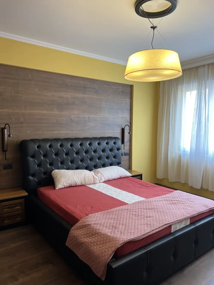 Tirane, jepet me qera apartament 2+1+Ballkon Kati 7, 95 m² 500 € (ASTIR KOMPLEKSI MOLLA)