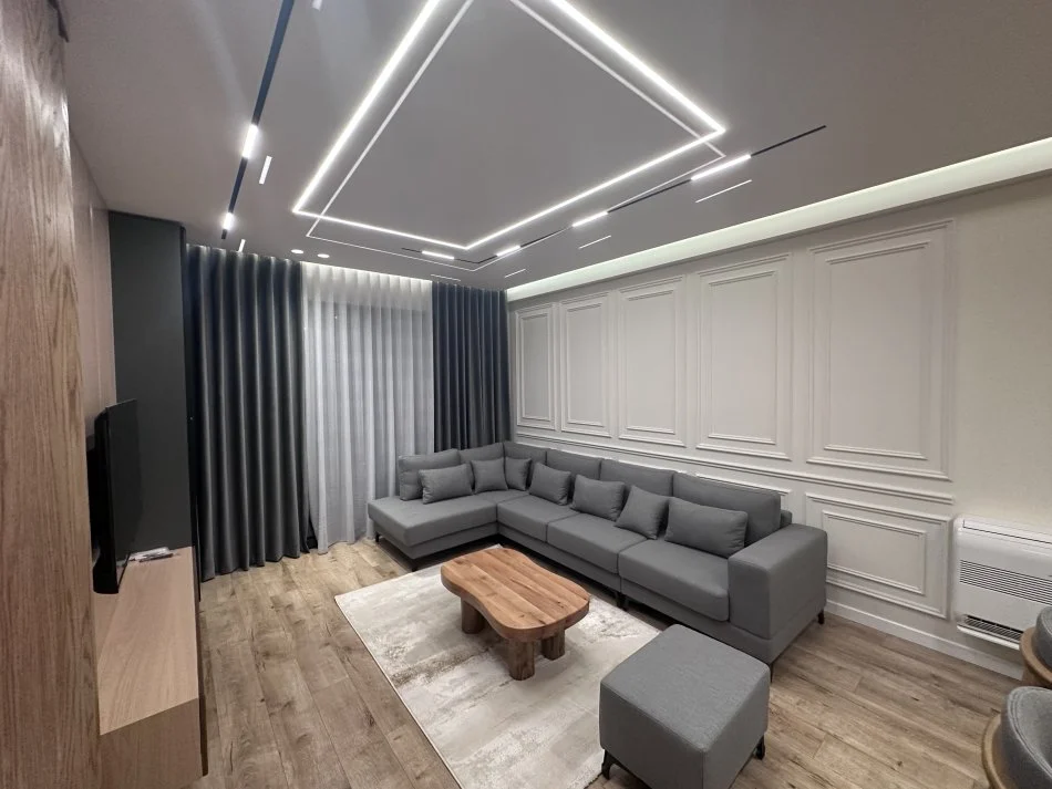 Tirane, jepet me qera apartament 2+1+Ballkon Kati 2, 120 m² 1.600 € (Liqeni Thate)