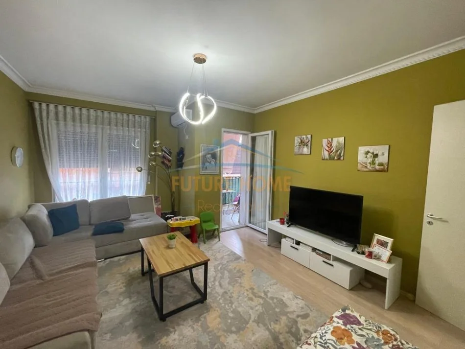 Tirane, shitet apartament 1+1+Ballkon Kati 2, 74 m² 160.000 € (Ali Demit Kompleksi Vind)