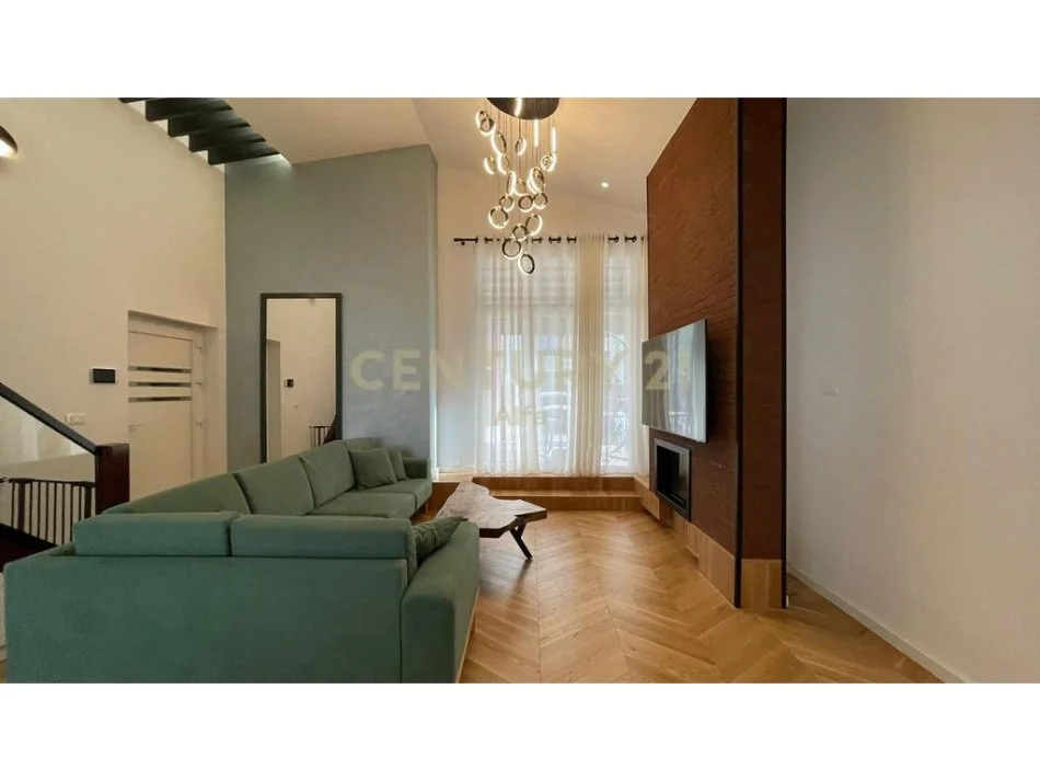 Tirane, jepet me qera apartament+verande | Penthouse 3+1+Aneks+Ballkon Kati 5, 200 m² 2.200 € 