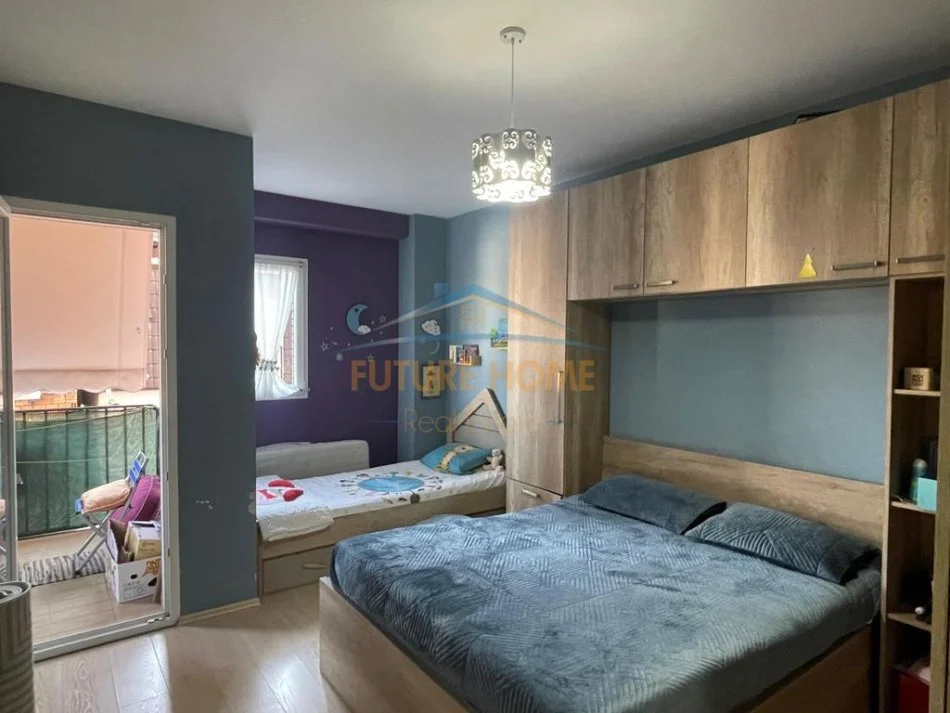 Tirane, shitet apartament 1+1+Ballkon Kati 2, 74 m² 160.000 € (Ali Demit Kompleksi Vind)