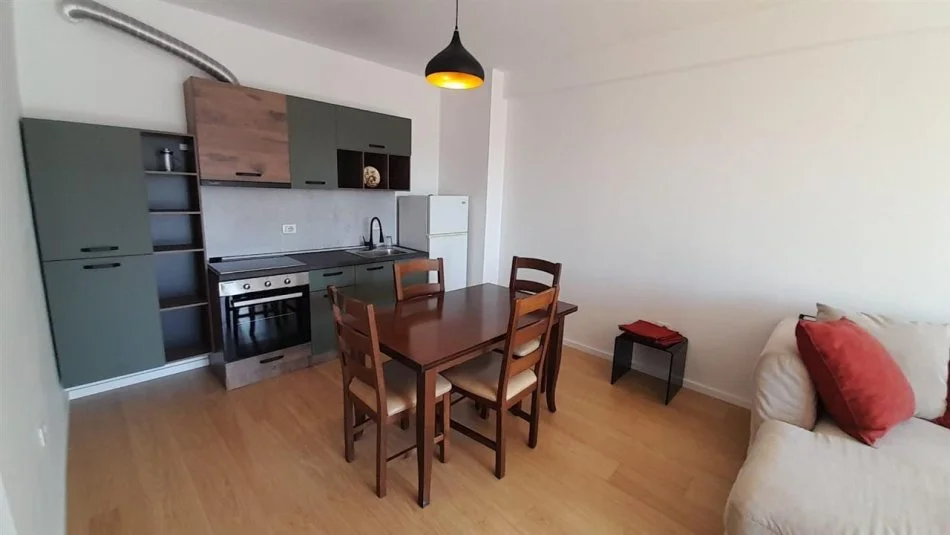 Tirane, jepet me qera apartament 1+1+Ballkon Kati 4, 62 m² 590 € (Sheshi Wilson , Mon Amour)