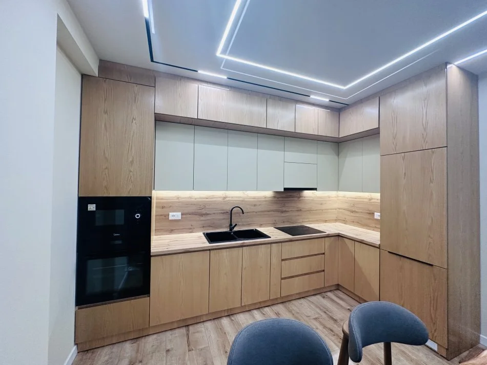 Tirane, jepet me qera apartament 2+1+Ballkon Kati 2, 120 m² 1.600 € (Liqeni Thate)