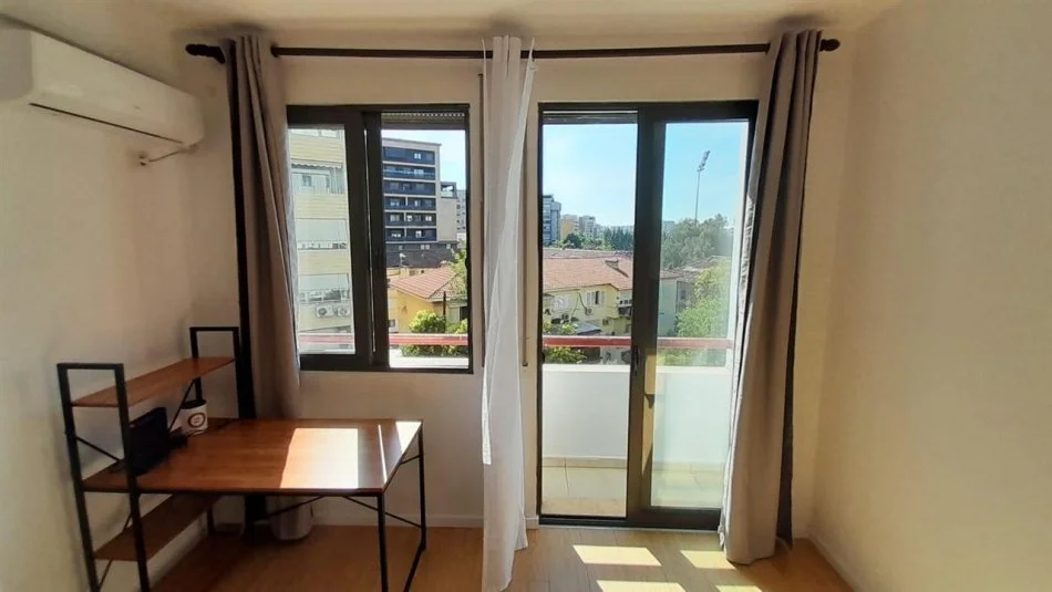 Tirane, jepet me qera apartament 1+1+Ballkon Kati 4, 62 m² 590 € (Sheshi Wilson , Mon Amour)
