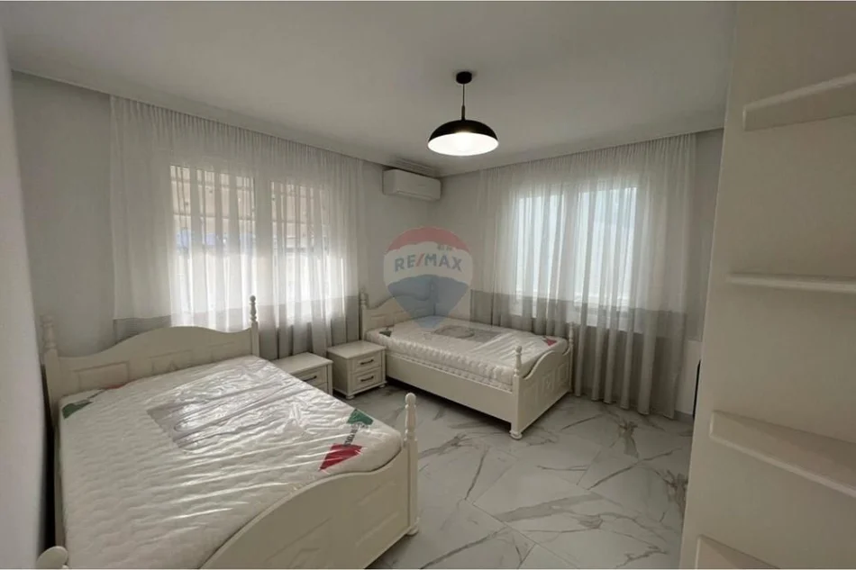 Tirane, jepet me qera 2+1 , 115 m² 1.200 € (Rruga Margarita Tutalani)