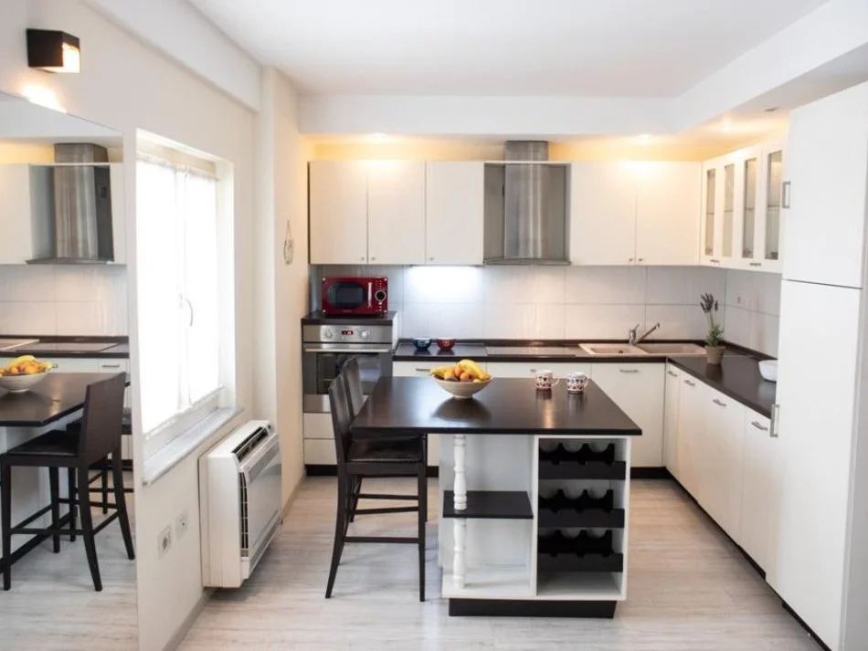 Tirane, jepet me qera apartament 1+1+Aneks+Ballkon Kati 3, 55 m² 900 € 