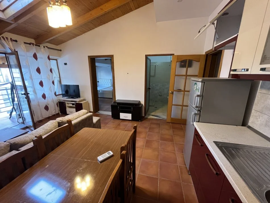 Tirane, jepet me qera 1+1+Ballkon , 500 € 