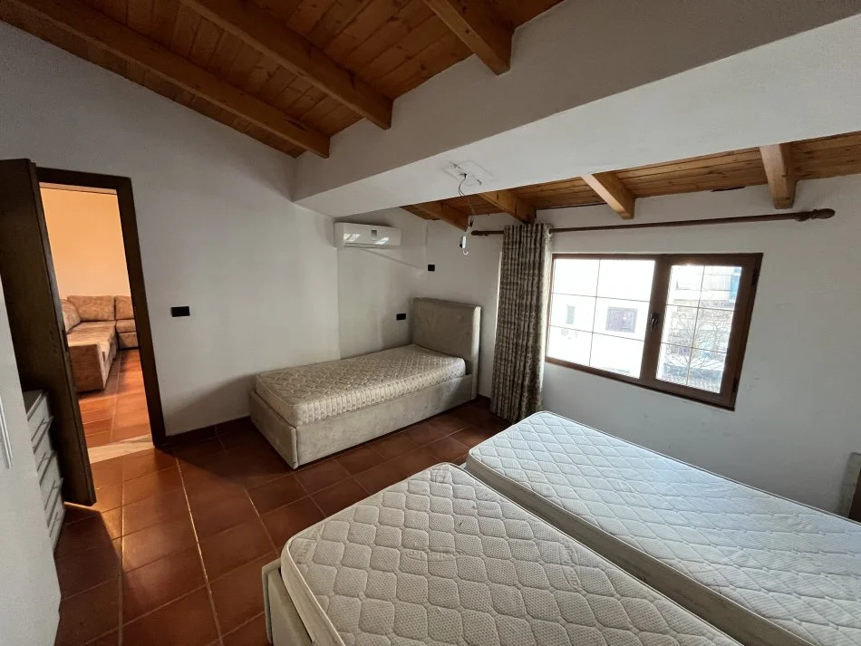 Tirane, jepet me qera 1+1 , 500 € 