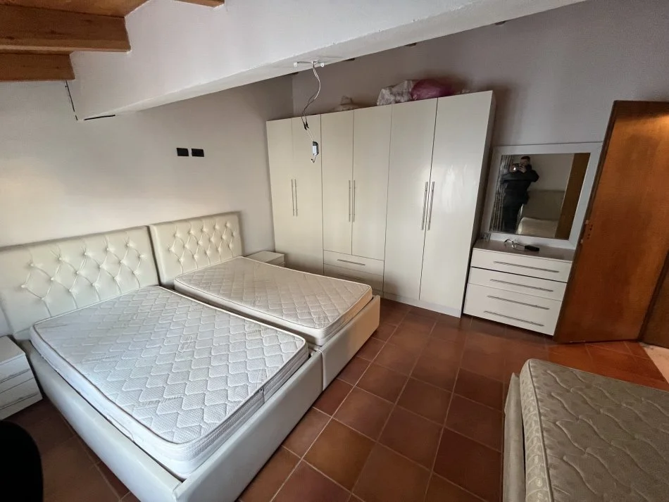 Tirane, jepet me qera 1+1 , 500 € 