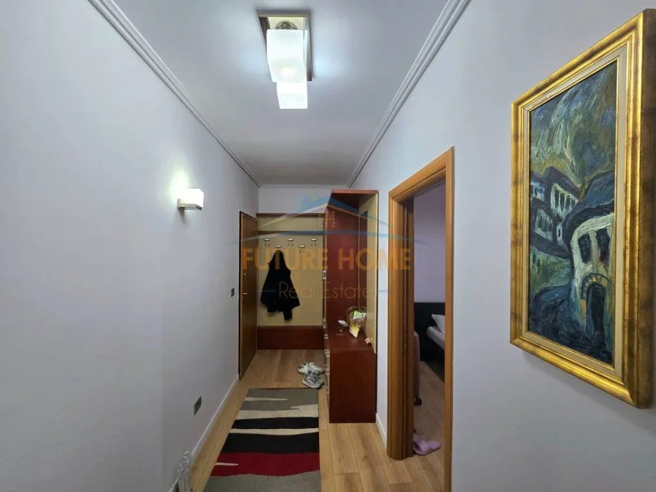 Tirane, jepet me qera apartament 2+1+Ballkon Kati 3, 95 m² 650 € 