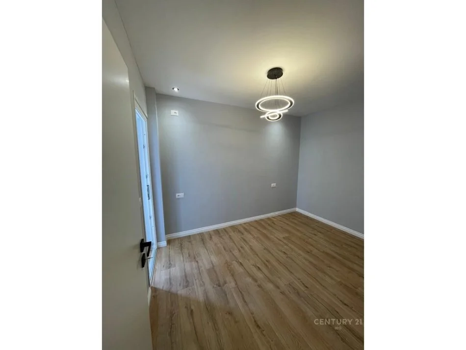 Tirane, shitet apartament 1+1 Kati 6, 49 m² 98.000 € (Ali Demi)