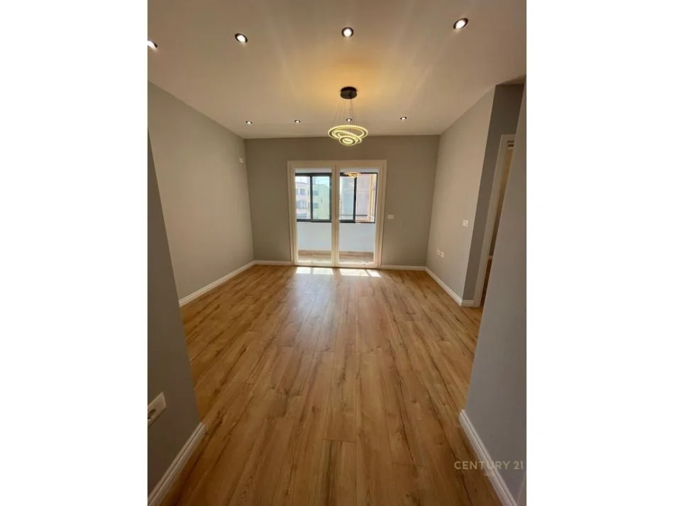 Tirane, shitet apartament 1+1 Kati 6, 49 m² 98.000 € (Ali Demi)