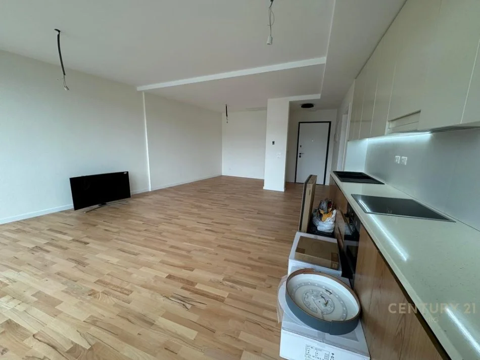 Tirane, jepet me qera apartament 2+1+Aneks+Ballkon Kati 5, 124 m² 1.600 € (Lake View)