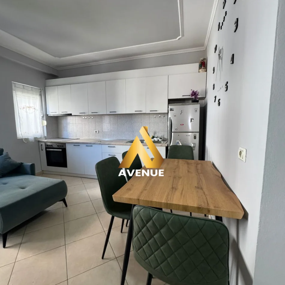 Tirane, jepet me qera apartament 2+1 Kati 4, 80 m² 650 € (Rruga Riza cerova)