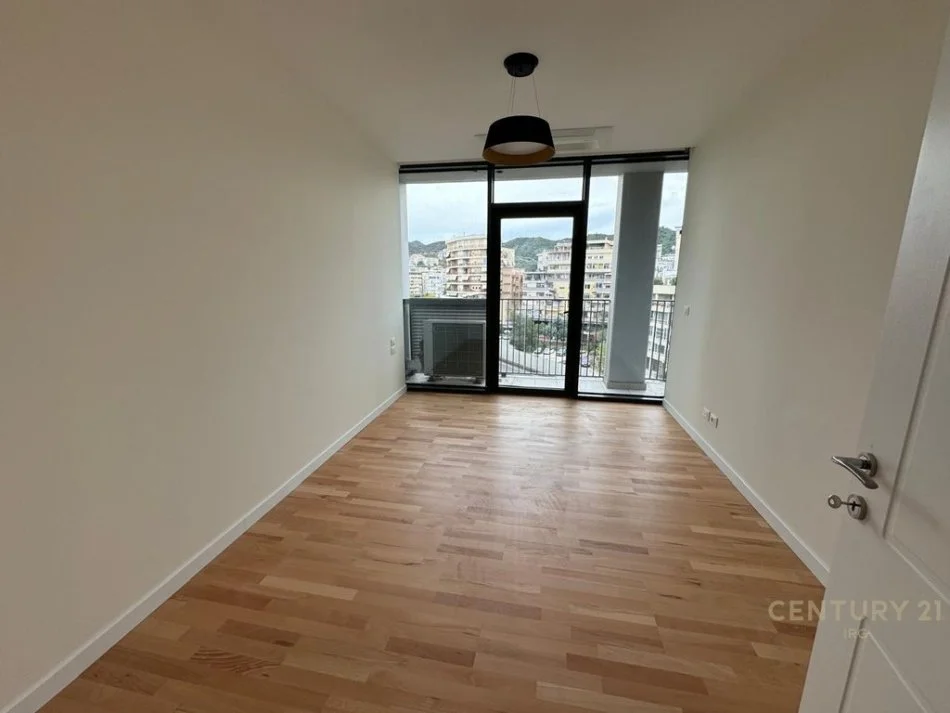 Tirane, jepet me qera zyre Kati 5, 124 m² 1.600 € (Lake View)